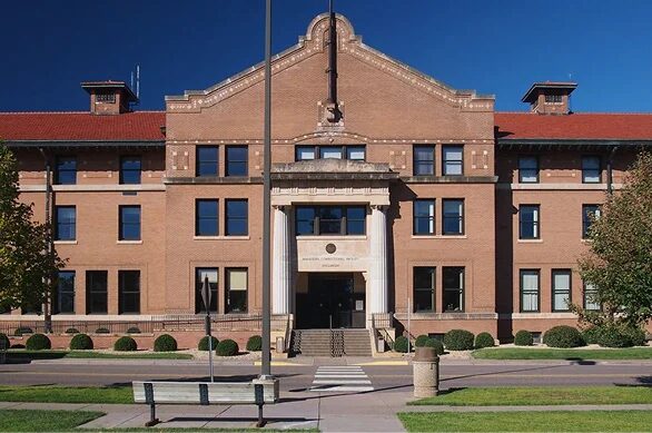 Minnesota Department of Corrections exterior building